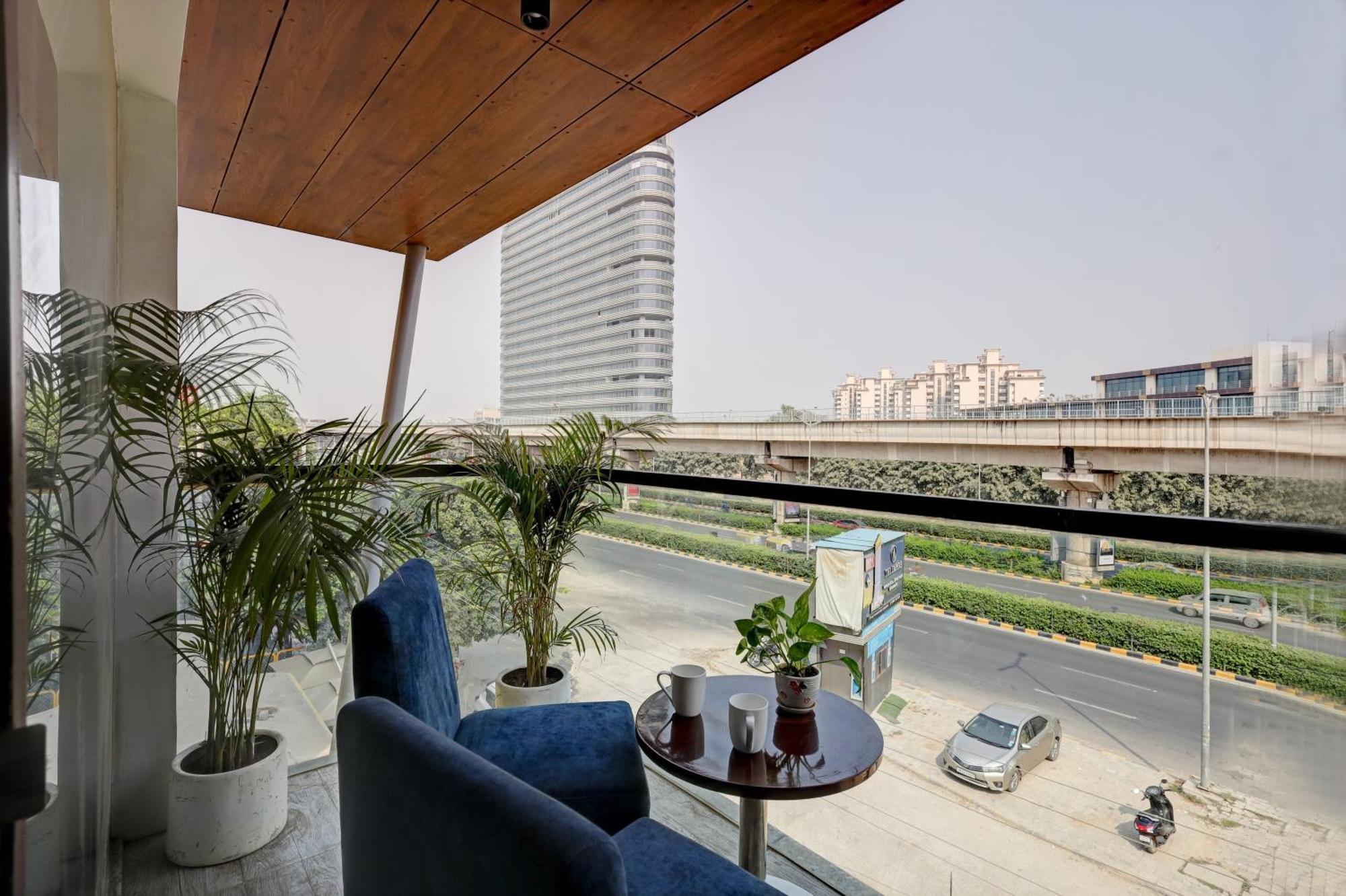 Hotel 91 Golf Course Road Гургаон Экстерьер фото