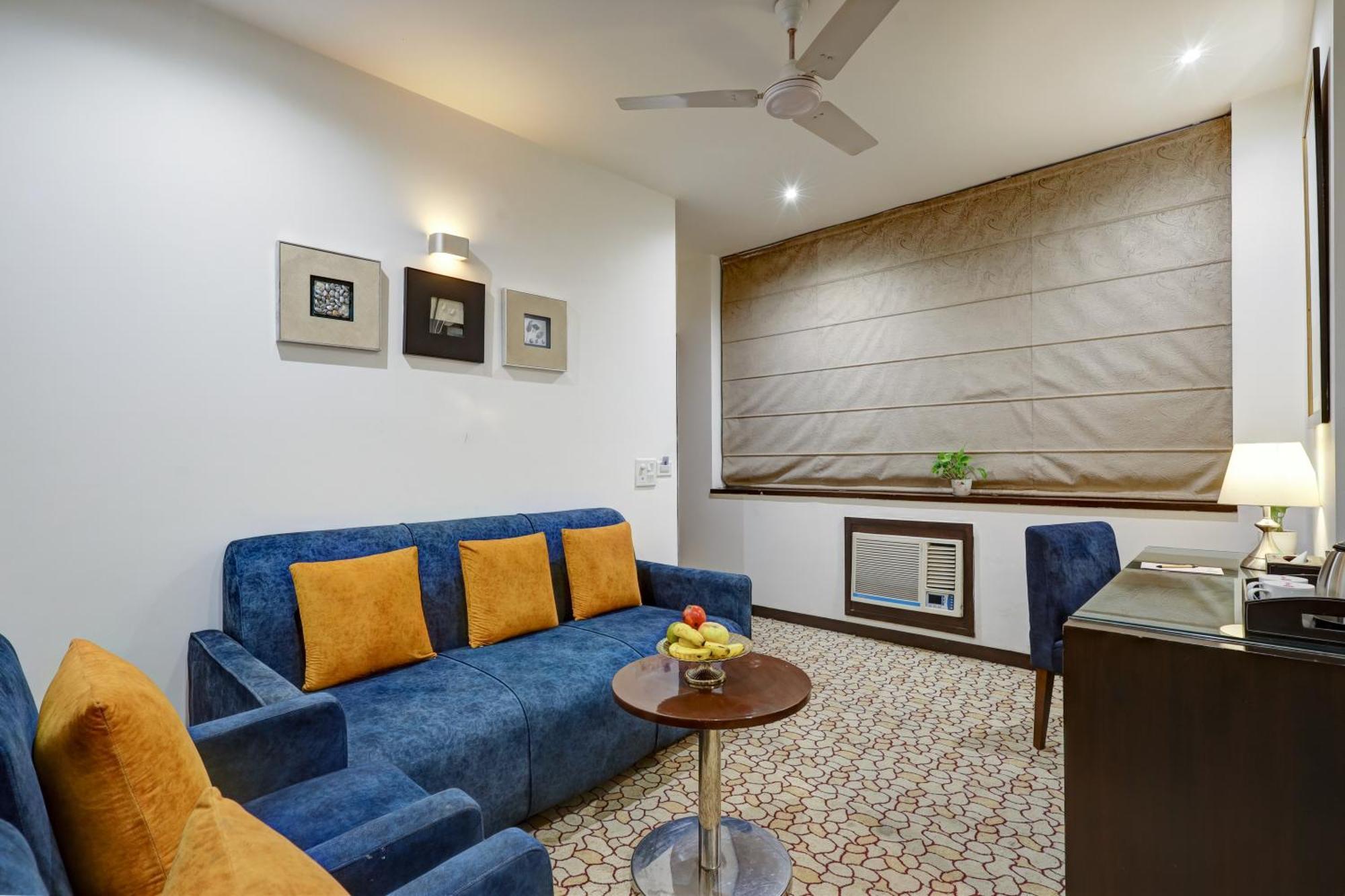 Hotel 91 Golf Course Road Гургаон Экстерьер фото